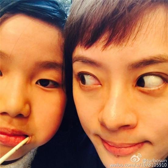 Đủ cách để khoe cục cưng hay ho như các sao Hoa Ngữ - Ảnh 9.