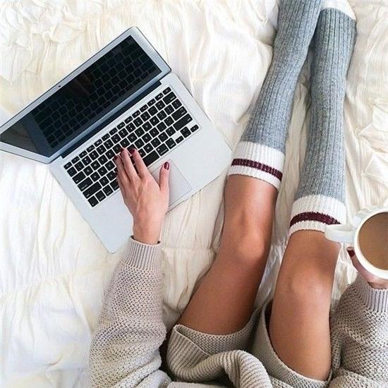 Chỉ cần ngồi một chỗ cũng có thể sở hữu eo nhỏ, đùi thon với 4 động tác sau đây - Ảnh 1.