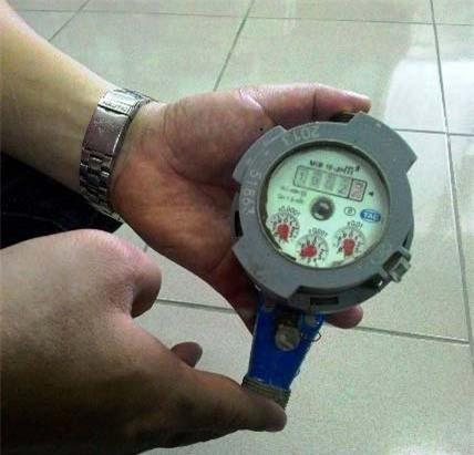 vu tien nuoc 19 trieu dong/thang: chap nhan dong du tien hinh anh 1