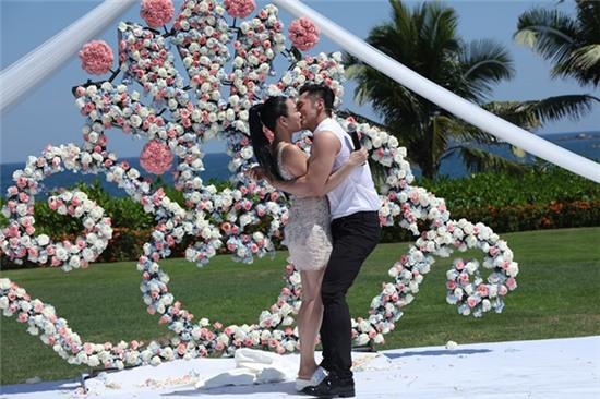 Sao nu goc Viet duoc ban trai kem 12 tuoi cau hon hinh anh 6