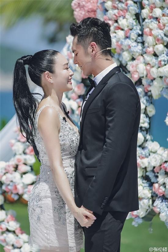 Sao nu goc Viet duoc ban trai kem 12 tuoi cau hon hinh anh 7