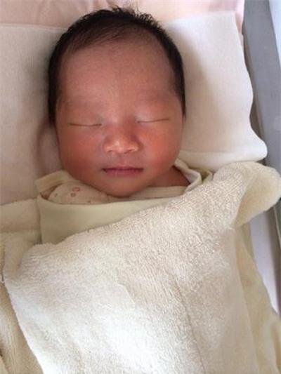 tu-hy-vien-lan-dau-khoe-anh-quy-tu