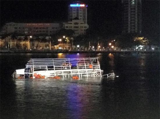 quy-tac-song-con-phai-nho-khi-di-tau-du-lich