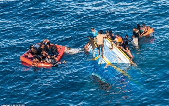 quy-tac-song-con-phai-nho-khi-di-tau-du-lich-2