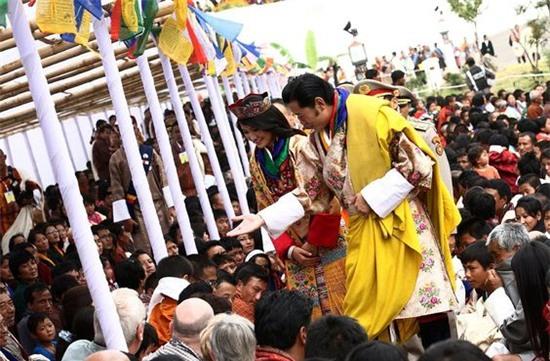 5 lần quốc vương quyến rũ nhất thế giới khiến cả thế giới phải nghiêng mình thán phục - Ảnh 5.