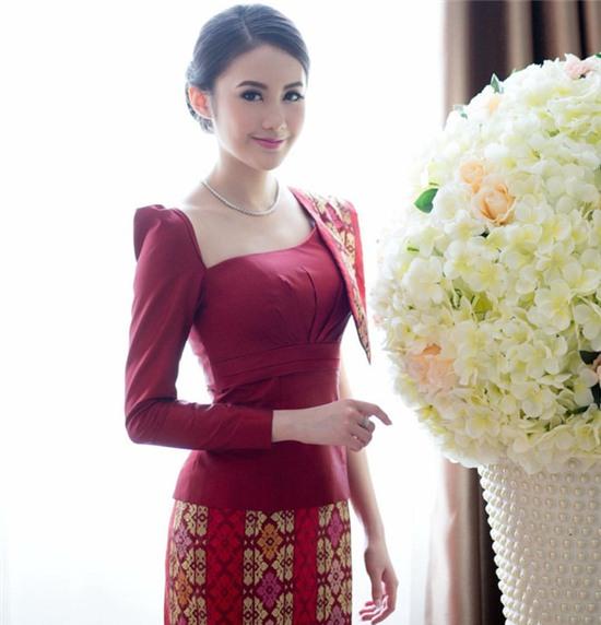 Vừa giàu, vừa xinh, vừa giỏi: Đây chính là hot girl số 1 của Lào, và cô ấy là người gốc Việt! - Ảnh 1.
