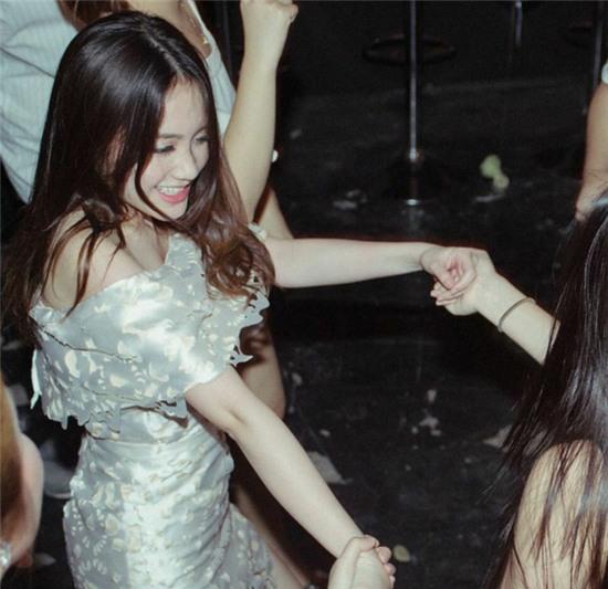 Vừa giàu, vừa xinh, vừa giỏi: Đây chính là hot girl số 1 của Lào, và cô ấy là người gốc Việt! - Ảnh 13.