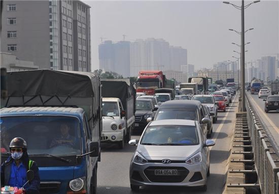 Vanh dai 3 te liet 12 km, tai xe gac chan ngu hinh anh 2