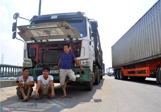 Vanh dai 3 te liet 12 km, tai xe gac chan ngu hinh anh 7