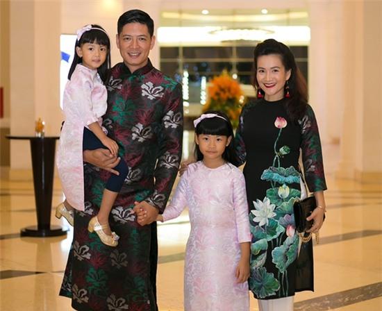 10-moi-tinh-chi-em-trong-showbiz-viet-1