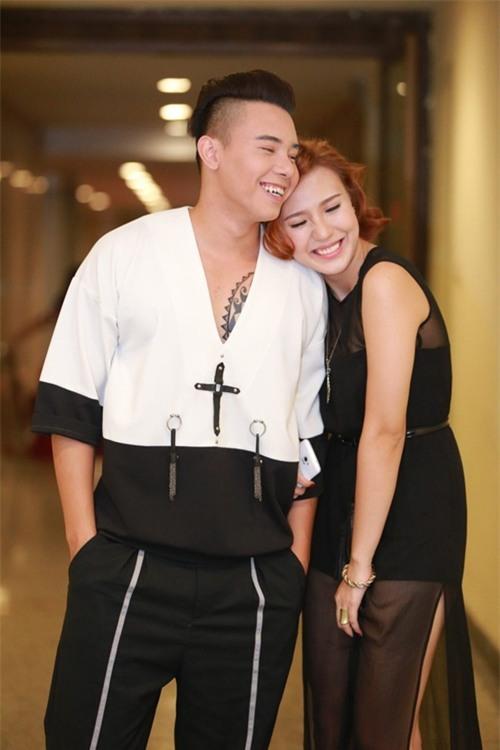 10-moi-tinh-chi-em-trong-showbiz-viet-5