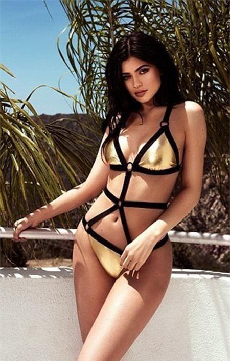 Thân hình của Kylie khiến các fan nam ngây ngất