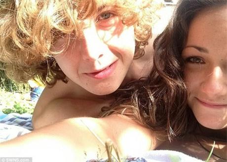 Bạn gái của Aiden Webb - người đồng hành cùng anh trong chuyến đi đến Đông Nam Á.