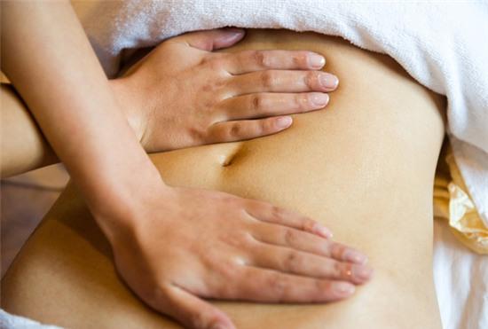 massage giảm mỡ bụng 