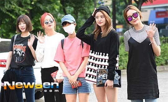 Kieu nu Kpop quen cai cuc quan khi di ghi hinh hinh anh 1