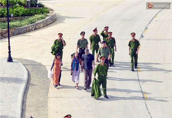 Thi thể du khách người Anh được chuyển về Sa Pa trong sự ngóng chờ mòn mỏi của người thân - Ảnh 16.