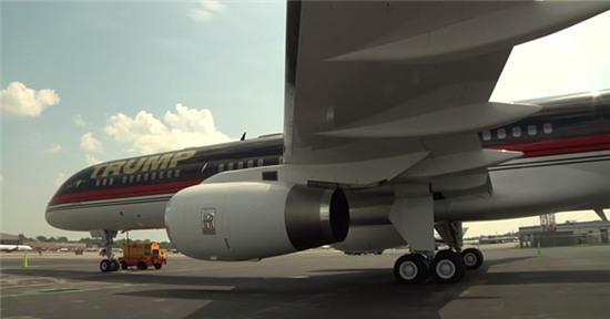 Ben trong chuyen co 100 trieu USD cua Donald Trump hinh anh 7