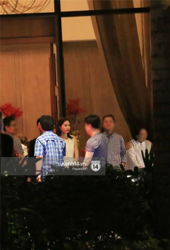 Hoa hậu Thu Thảo hạnh phúc dự sinh nhật bạn trai đại gia - Ảnh 1.