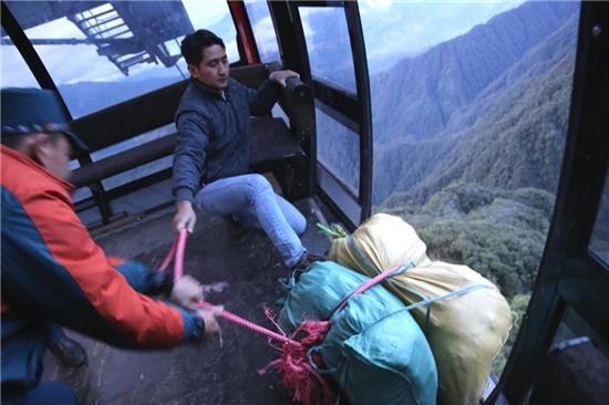 flycam, thông tin, mất tích, du khách Anh, tìm thấy thi thể du khách Anh, sử dụng ngoại cảm , nhà ngoại cảm tìm kiếm