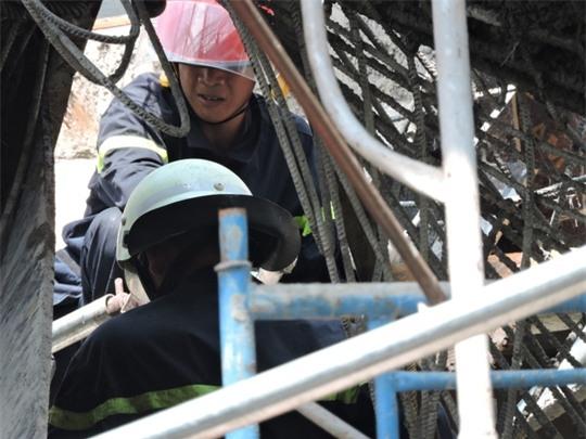 Những hình ảnh thương tâm từ vụ sập giàn giáo ở Vũng Tàu - 5