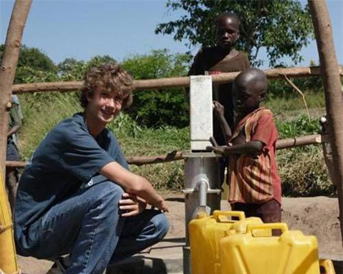 cam phuc nhung guong mat tre thay doi ca the gioi hinh anh 2