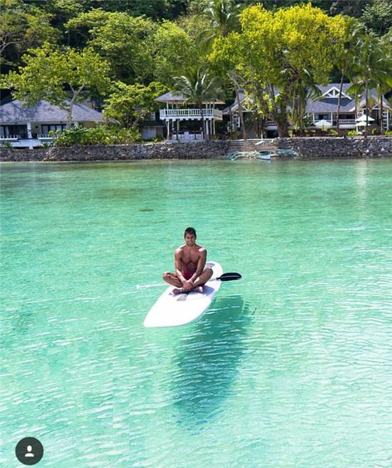 Trai đẹp được mệnh danh là Du khách nóng bỏng nhất Instagram kiếm bộn tiền nhờ đi du lịch - Ảnh 12.