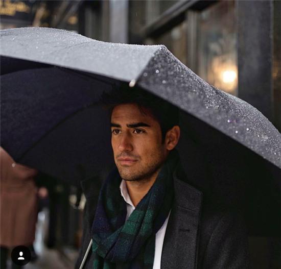 Trai đẹp được mệnh danh là Du khách nóng bỏng nhất Instagram kiếm bộn tiền nhờ đi du lịch - Ảnh 7.