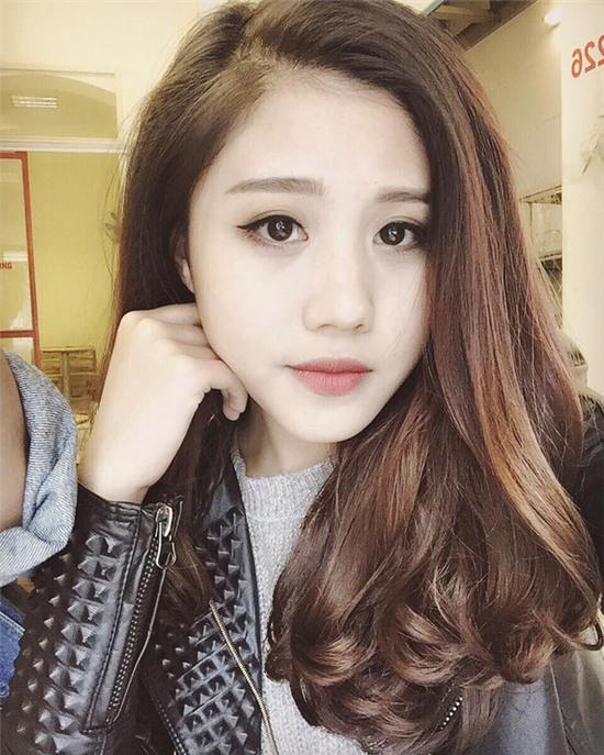 Đây là những nữ CĐV xinh xắn và nóng bỏng nhất đồng hành cùng EURO năm nay! - Ảnh 29.