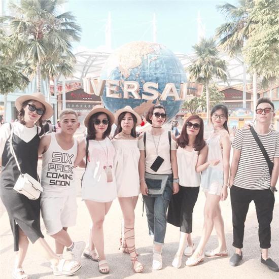 Đi du lịch nhóm phải mặc đồ tông xuyệt tông rồi chụp ảnh như thế này mới bắt kịp xu hướng! - Ảnh 9.