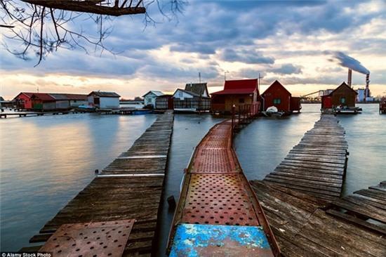 Ve dep tram mac cua ngoi lang noi o Hungary hinh anh 4