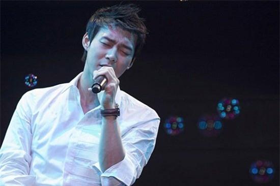 Park Yoochun, ca sĩ bị tố xâm hại tình dục