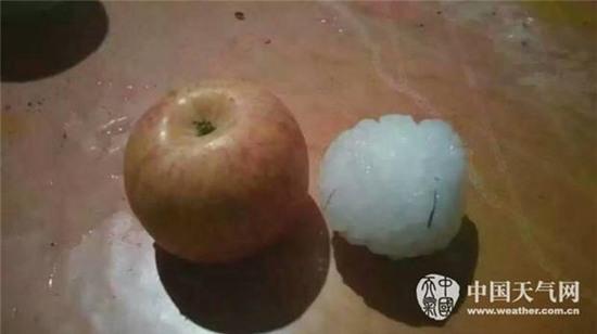 Mưa đá to bằng quả trứng gà phá hỏng nhiều ô tô - Ảnh 6.