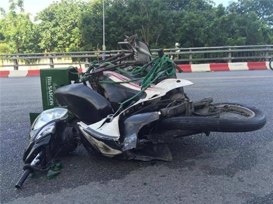 2 nguoi guc tren duong sau cu dam lien hoan cua xe Altis hinh anh 2