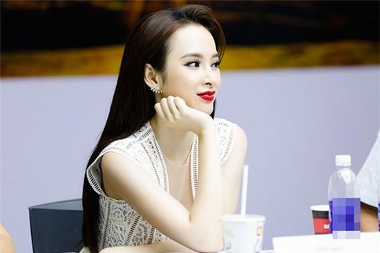 angela-phuong-trinh-khoe-nguc-het-co-di-tuyen-dien-vien-3