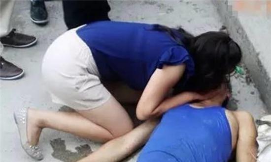 Nắng nóng kinh hoàng đã khiến người Trung Quốc thành ra như thế này đây - Ảnh 10.