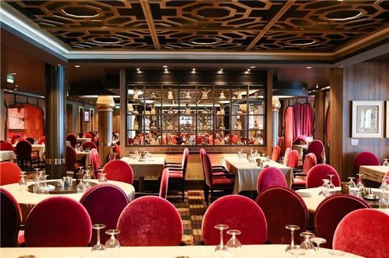 Du thuyen lon nhat chau A lan dau toi Viet Nam hinh anh 9