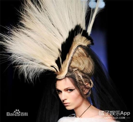 Ngạc nhiên trước chàng siêu mẫu nam đẹp gái nhất thế giới