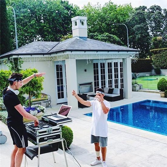 Con trai thu tuong New Zealand tro thanh DJ noi tieng mang hinh anh 4