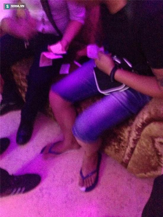 Đà Nẵng: Khách Trung Quốc ngang ngược đốt tiền Việt Nam - Ảnh 3.