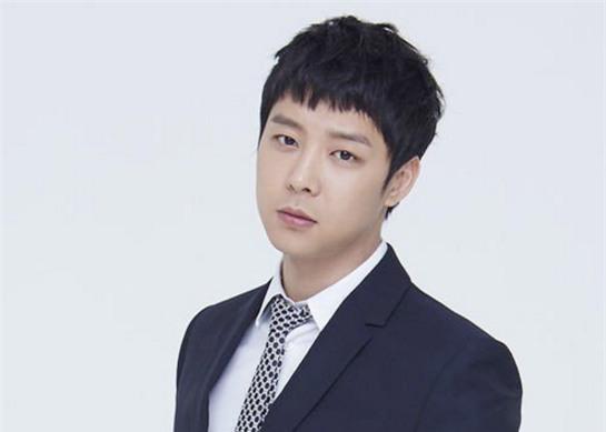 Them nguoi to cao Park Yoochun cuong buc hinh anh 2