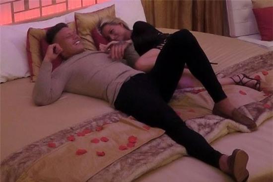 Hoa hau Anh gay tranh cai vi canh an ai tren truyen hinh hinh anh 1