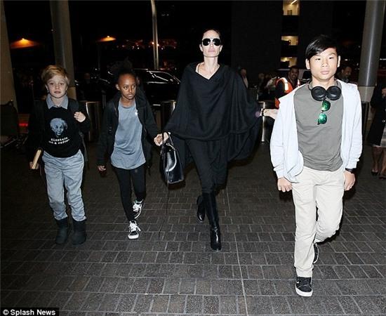 Angelina tiet lo Pax Thien dang hoc tieng Viet hinh anh 1