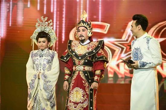 Canh doi bat hanh cua co gai 19 nam lam con nuoi Kim Tu Long hinh anh 3