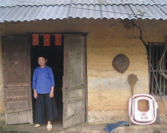 Người mẹ già Nông Thị Tập gần 20 năm trời trông ngóng con trở về