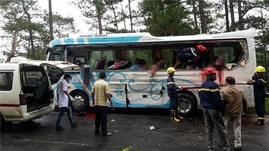 Hai xe khach tong nhau tren deo Prenn, 8 nguoi chet hinh anh 1