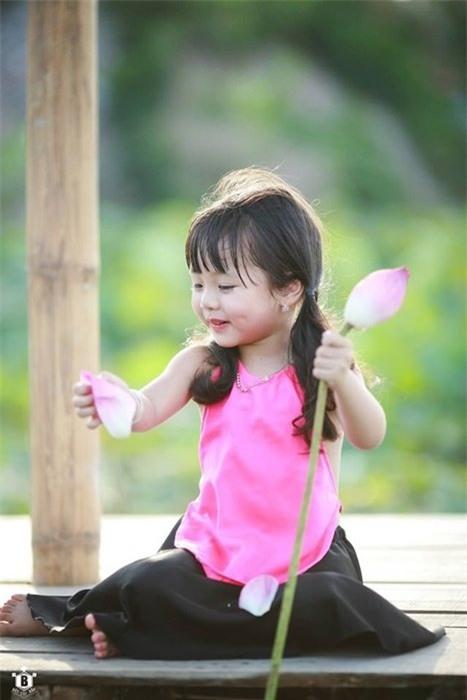 bộ ảnh, em bé, Na My, đốn tim cư dân mạng, sen, trong trẻo, Gia Lâm
