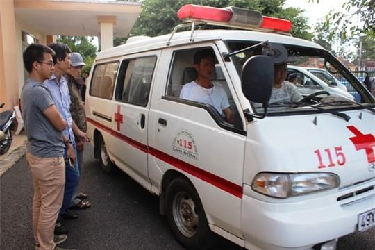 Đưa các nạn nhân về quê