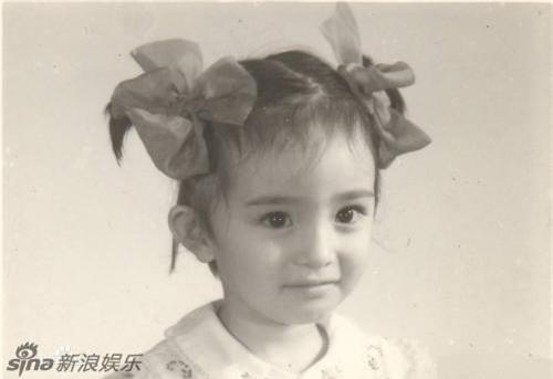 Tuyển tập bộ ảnh Khi xưa ta bé của 30 mỹ nhân hàng đầu Hoa ngữ - Ảnh 16.