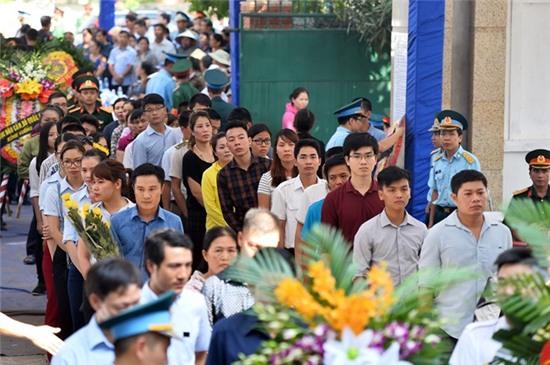 Hinh anh xuc dong trong dam tang phi cong Tran Quang Khai hinh anh 11