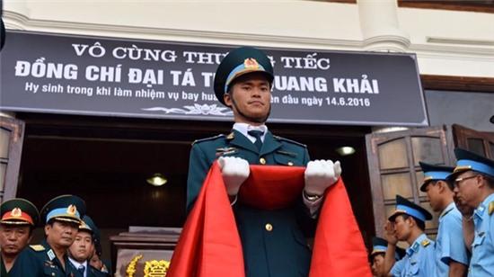 Hinh anh xuc dong trong dam tang phi cong Tran Quang Khai hinh anh 14